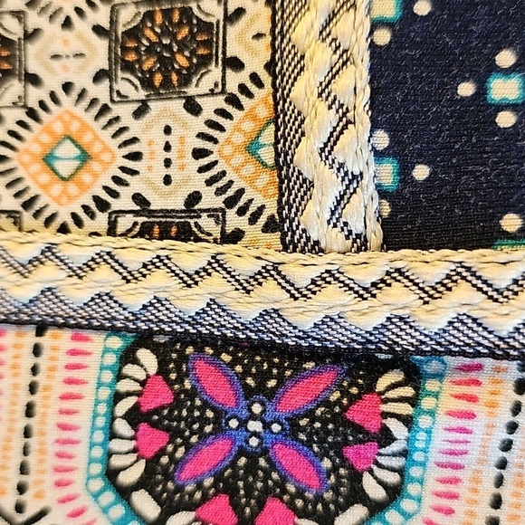 Chico's Blue and White Graphic Boxy Blouse Patch Work Top. Size 2(large).] - Picture 10 of 12